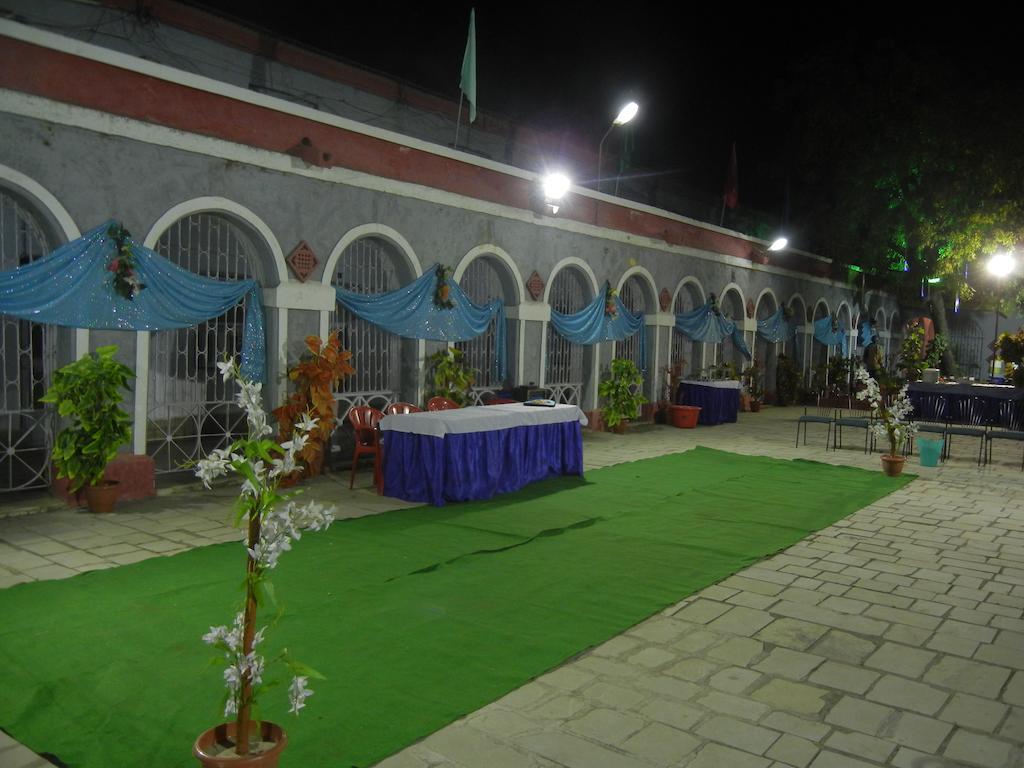 Hotel Grand Barrack Khandwa Εξωτερικό φωτογραφία