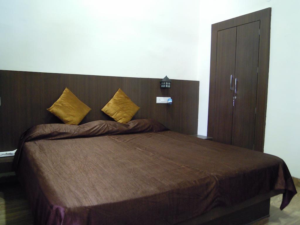 Hotel Grand Barrack Khandwa Δωμάτιο φωτογραφία