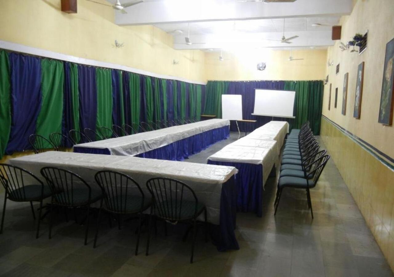Hotel Grand Barrack Khandwa Εξωτερικό φωτογραφία
